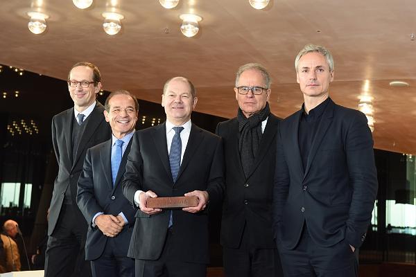 161104_plaza_opening_c_michael_zapf_3.jpg - Festakt Plaza Elbphilharmonie