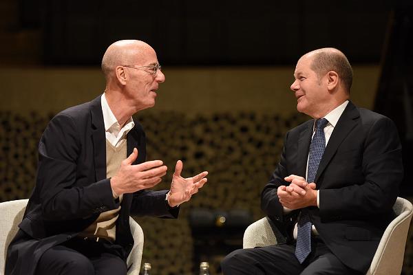 161104_pressekonferenz_2.jpg - Elbphilharmonie , Pressekonferenz , GroÂ§er Saal